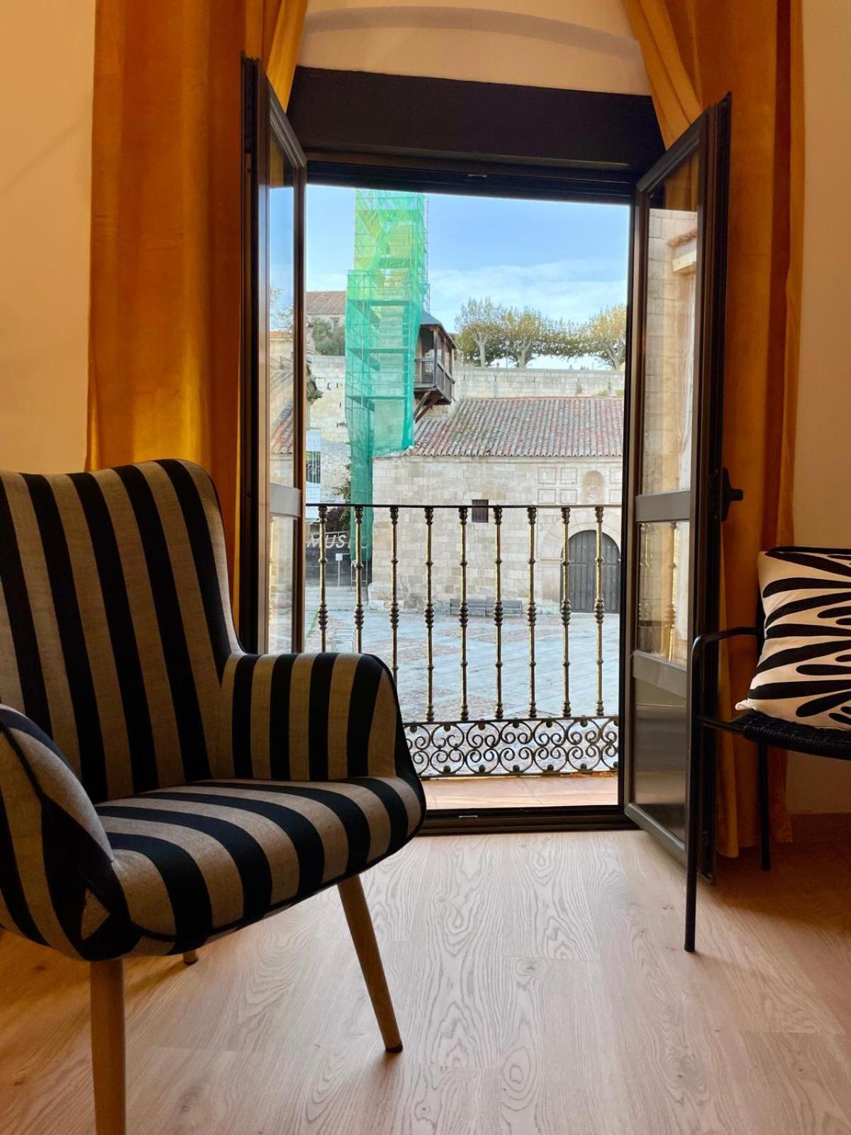 Vut Santa Lucia Apartment Zamora Luaran gambar