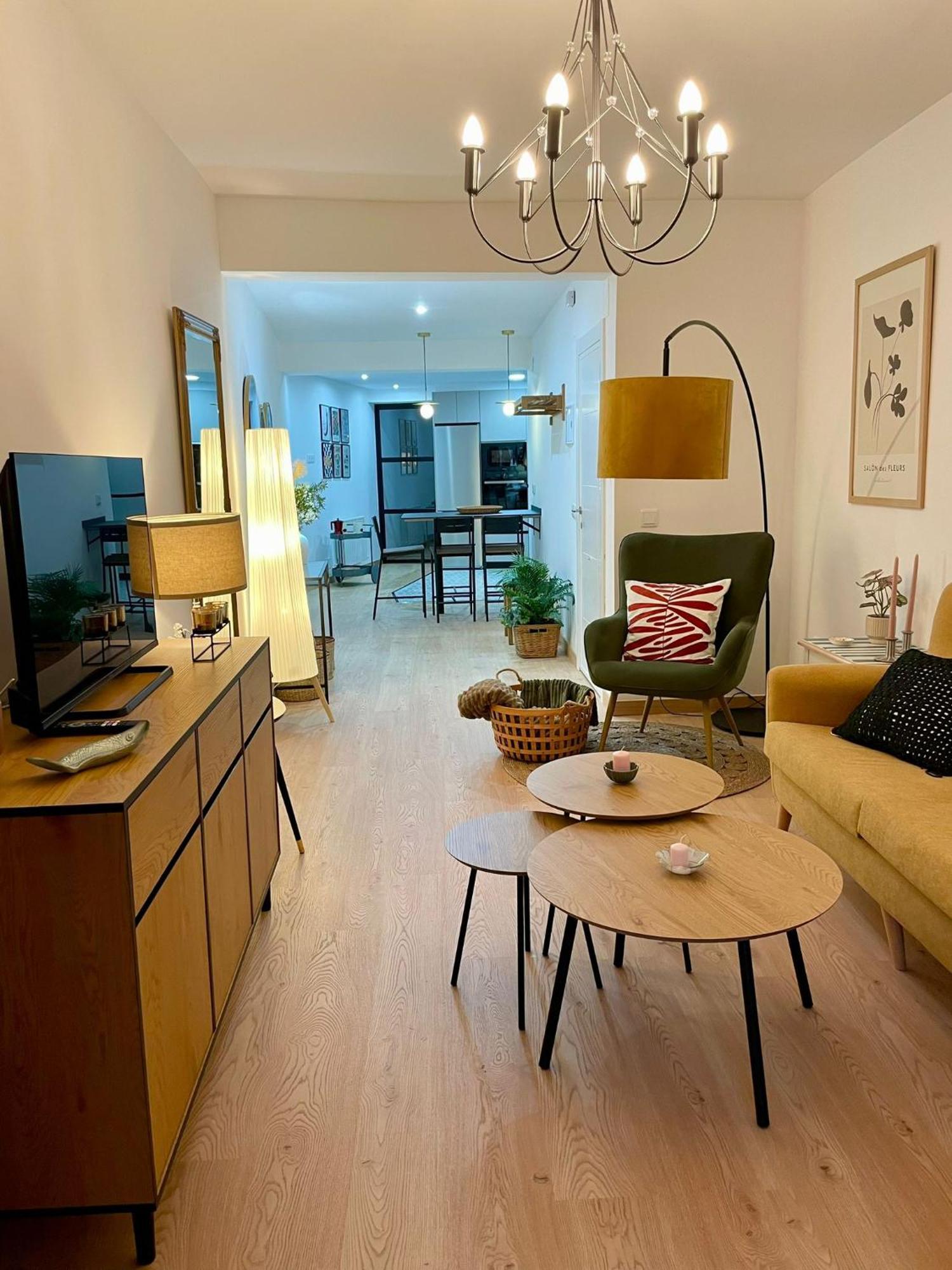 Vut Santa Lucia Apartment Zamora Luaran gambar