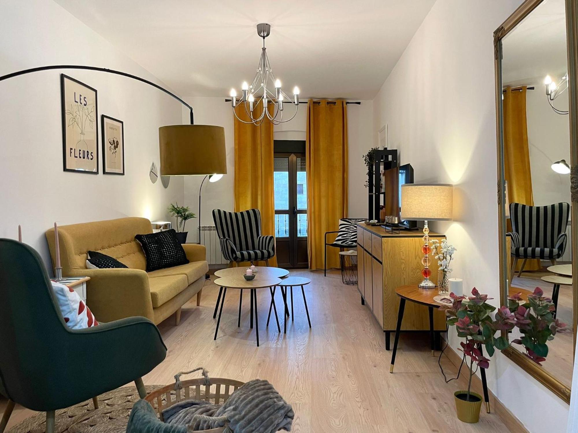 Vut Santa Lucia Apartment Zamora Luaran gambar